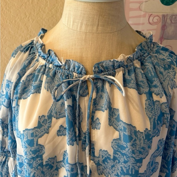 Daily Look Current Air Textured Prints Ruffled Neck Short Sleeve Blouse - Picture 2 of 11